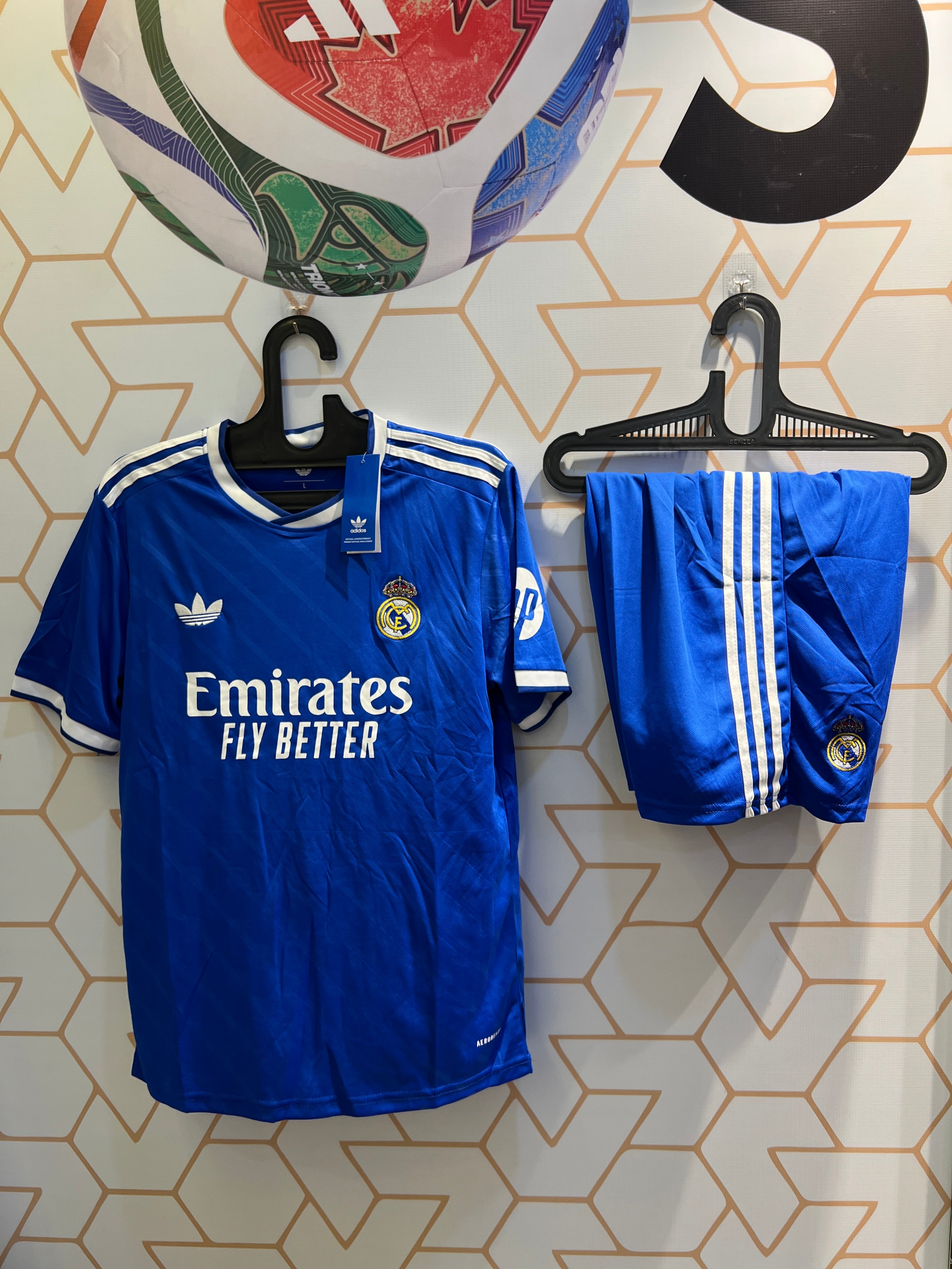 Real Madrid Away 25/26 Football Kit – Official Blue Jersey & Shorts | Master Quality