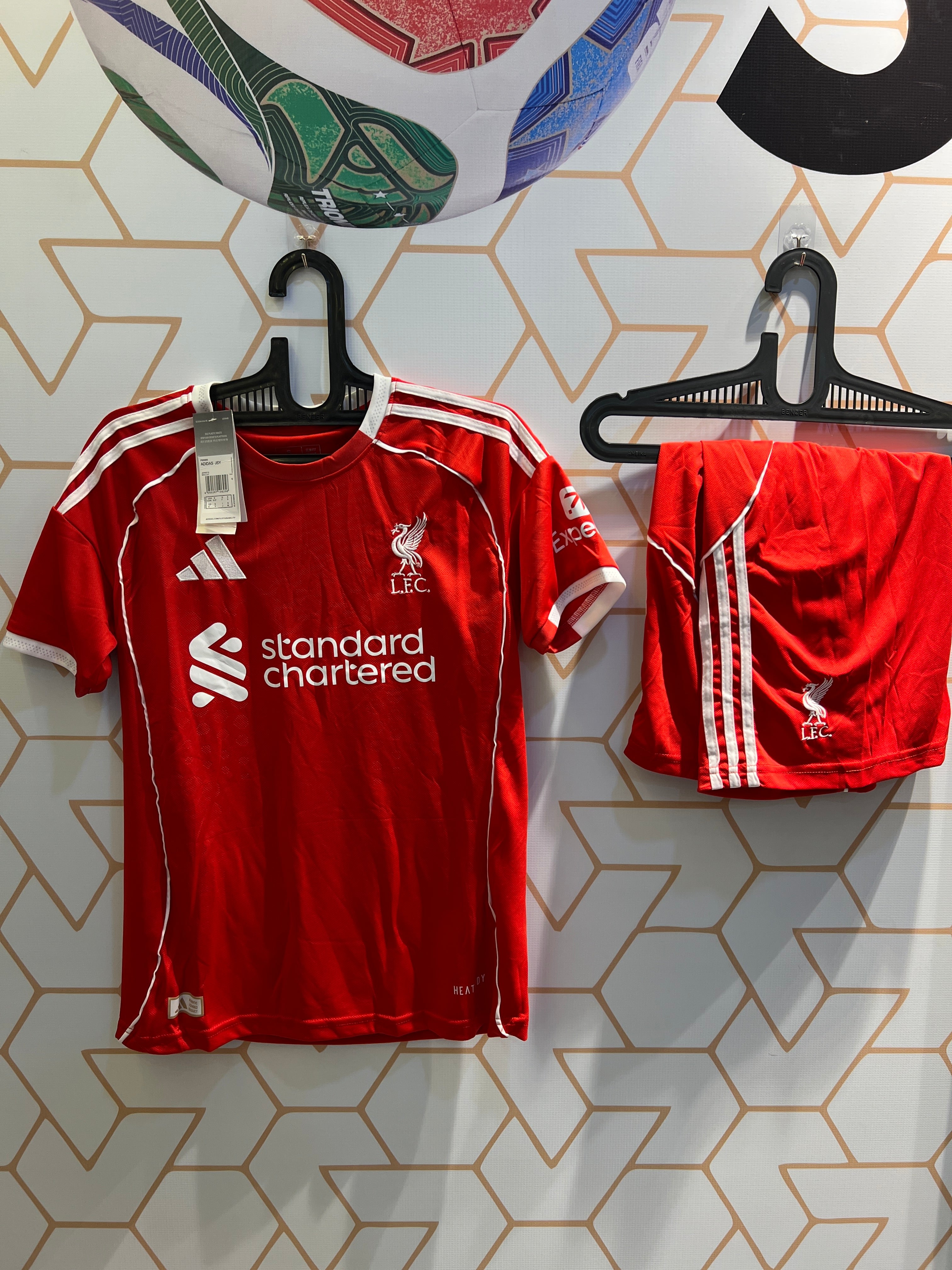 Liverpool Home 25/26 Football Kit – Official Red Jersey & Shorts